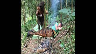 Wild Forest Girl Catches Fish and Creates a Magical Fire Feast Deep in Nature’s Hidden World