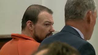 Fmr. Virginia officer pleads guilty to 38 felony counts related to child porn
