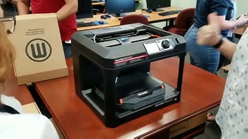 Unpacking Makerbot Replicator + Part 1
