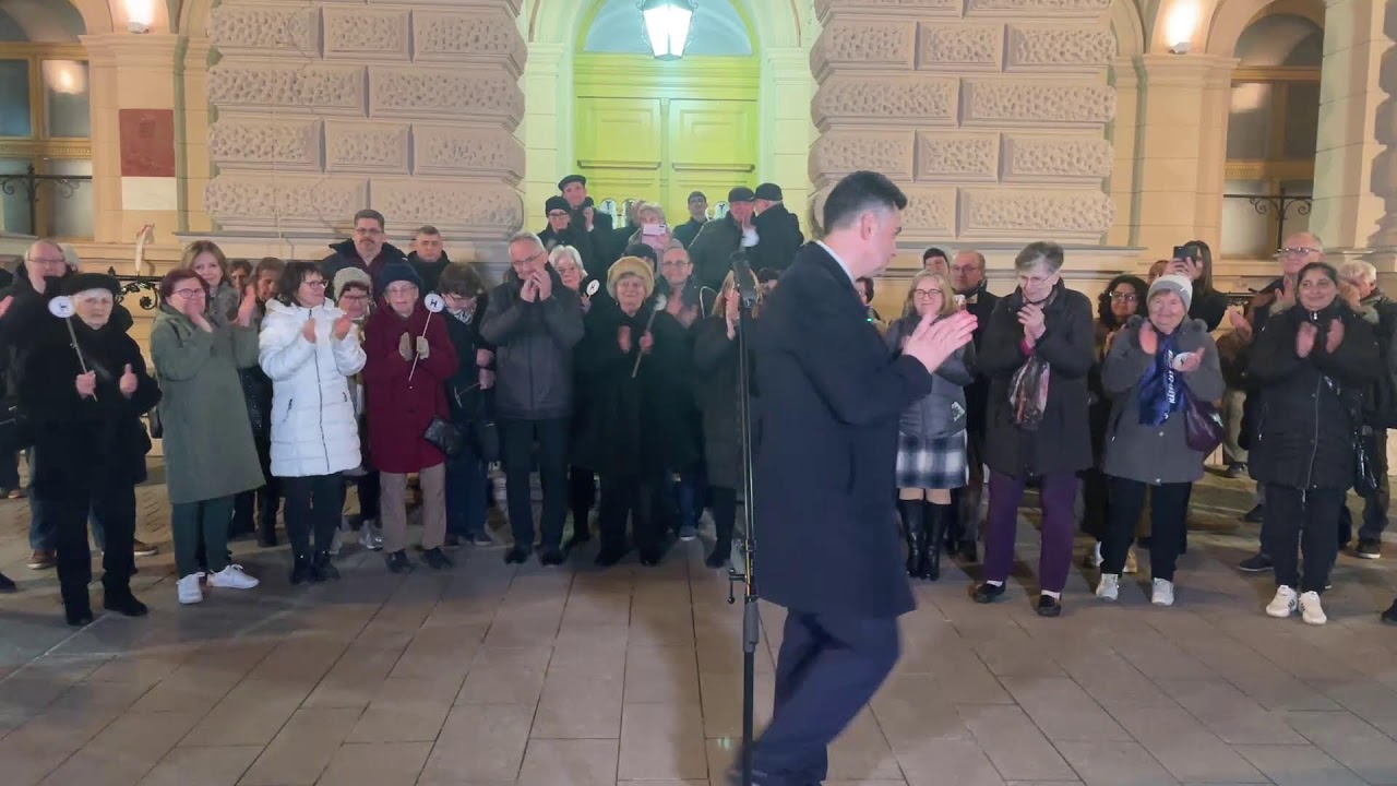 MÖGCSINÁLTUK 8 ÉVE