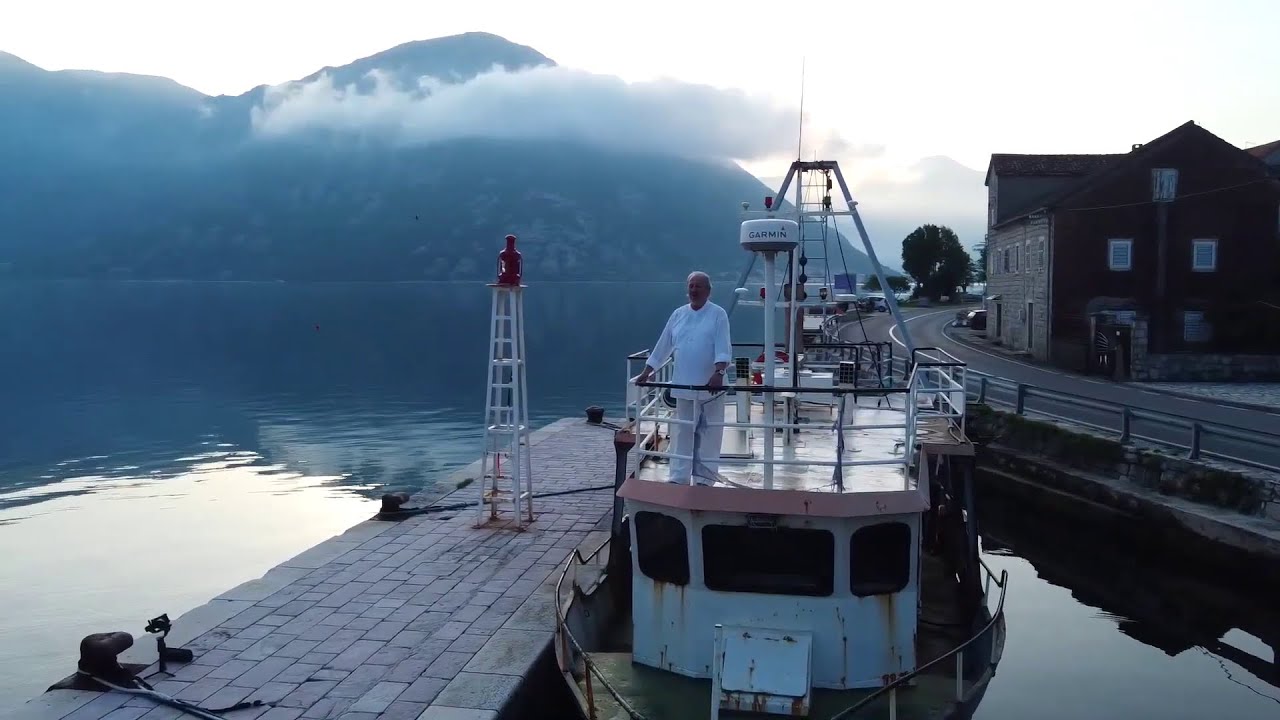 STARI KAPETAN - Dok plovim Bokom (Official Video 2023.)