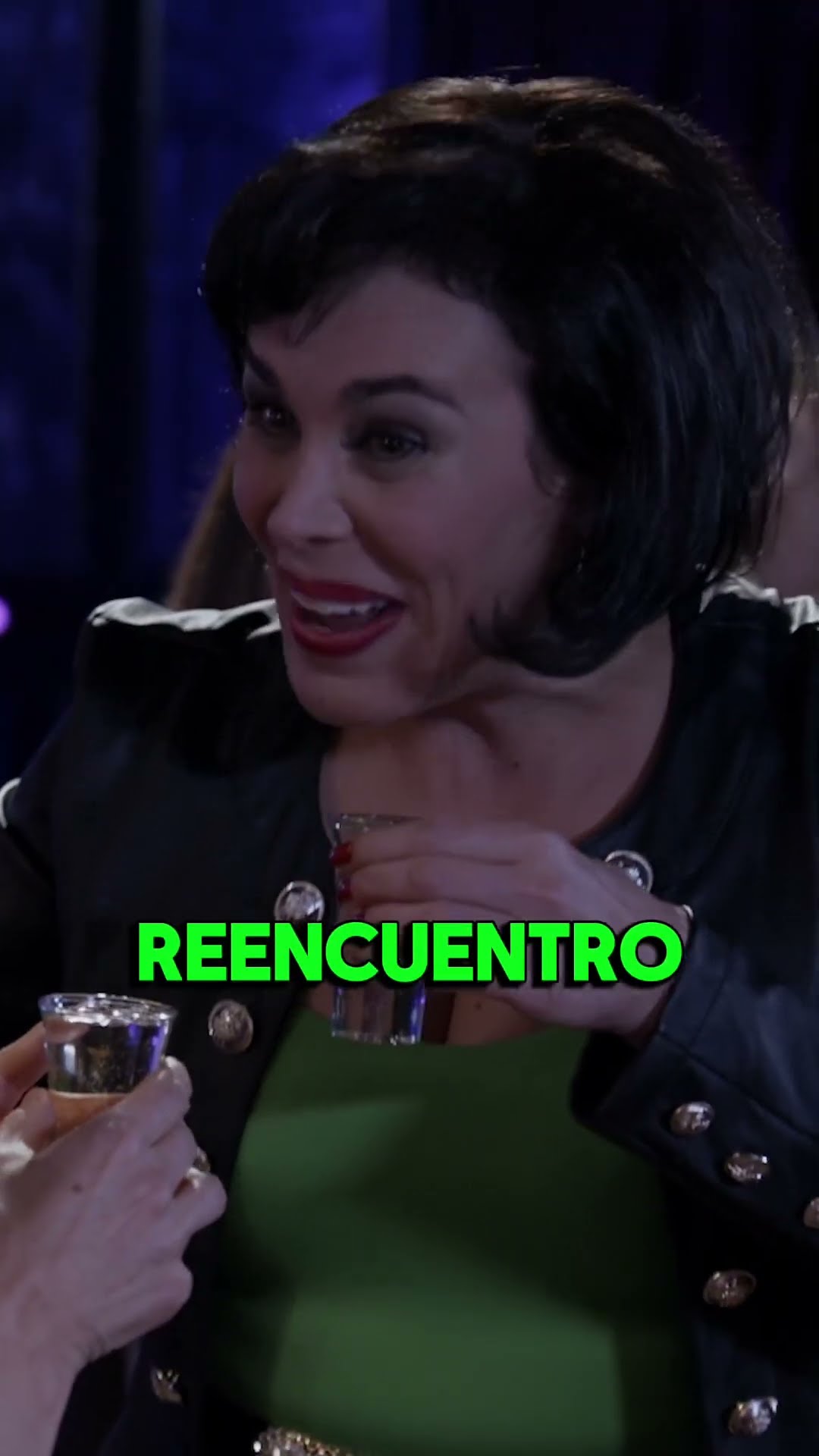 ?‍♀️ CC te rencuentras con tu mejor amiga de la prepa #LaRosaDeGuadalupe