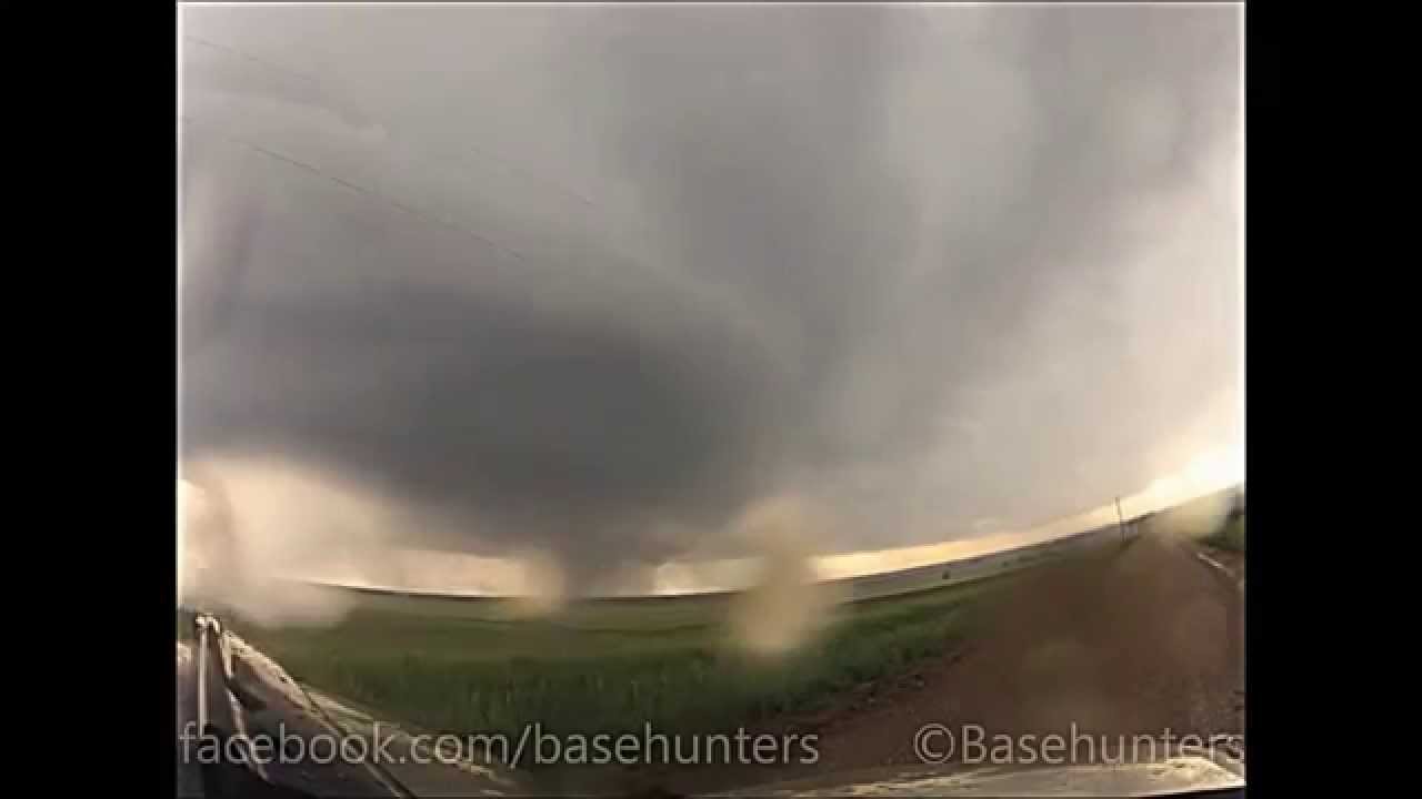 5 28 13 Bennington, KS Supercell and Tornado Time Lapse - YouTube