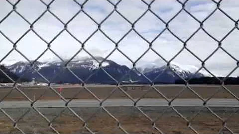 Jet landing juneau, Alaska