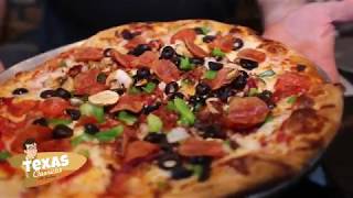 Texas Chronicles Pit Stop: Angelo’s Pizza and Pasta