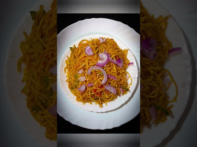 veg ChowMein Recipe ❤️✨ #shorts #ytshorts #recipe #handmade #tasty #maggi #chowmein #hakkanoodles class=