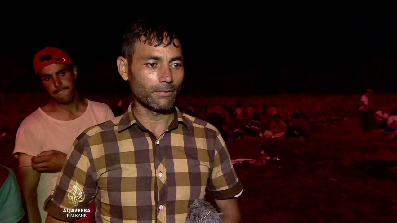 نحو مئة لاجئ في هورغوش يدخلون في إضراب عن الطعام