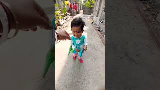 saanvika পাখি নিয়ে দোল দোল করছে #viral #cutebaby# mother doughter reels@saanvikabiswas6049