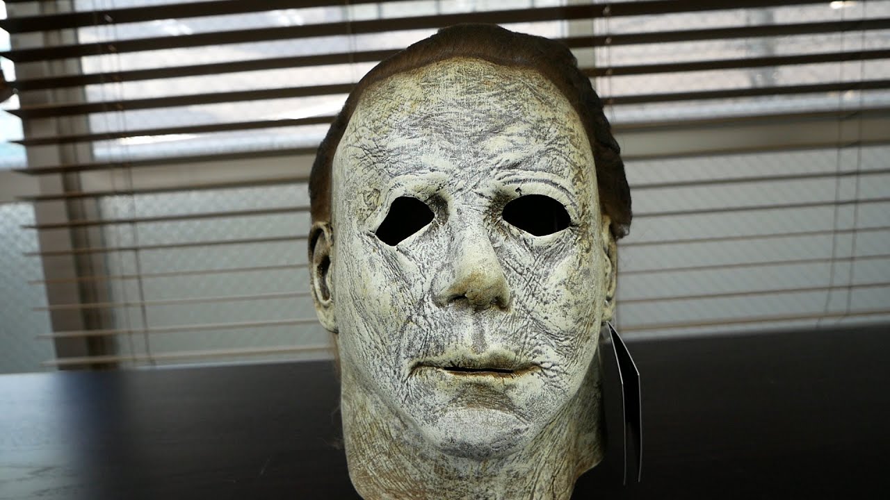 HALLOWEEN 2018 MICHAEL MYERS Mask Trick of treat studio - YouTube