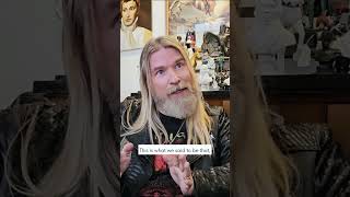Sabaton: The Real Definition of a Legend
Sabaton’s new album “Legends” has been out for a month! But what is a legend?
Pär breaks down the meaning behind the word — and how it shaped the entire record.
The band is currently on tour in Europe until December 13th.
👉 Watch the full interview: https://youtu.be/lKEueQ3txpM
#Sabaton #Legends #PowerMetal #Metal #Napolean #History #NewAlbum #Qobuz Sabaton: The Real Definition of a Legend