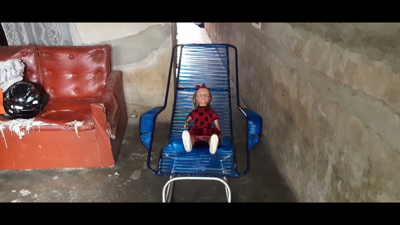 Boneca Isabelly quer ser sua amiguinha.