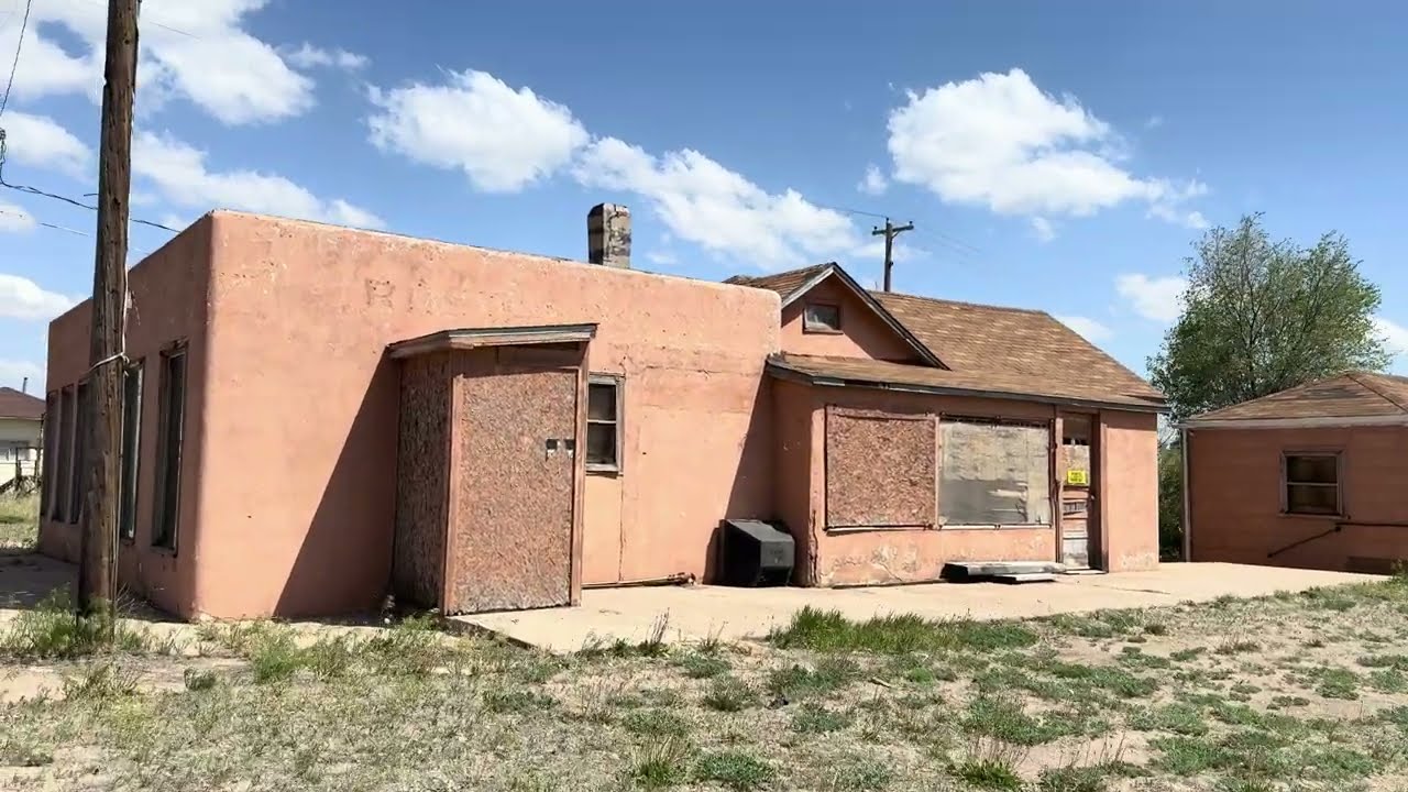 BACKWOODS USA 4K - Abandoned Roadside Motel Condemned Urbex Urban Exploration Hotel Midwest Country