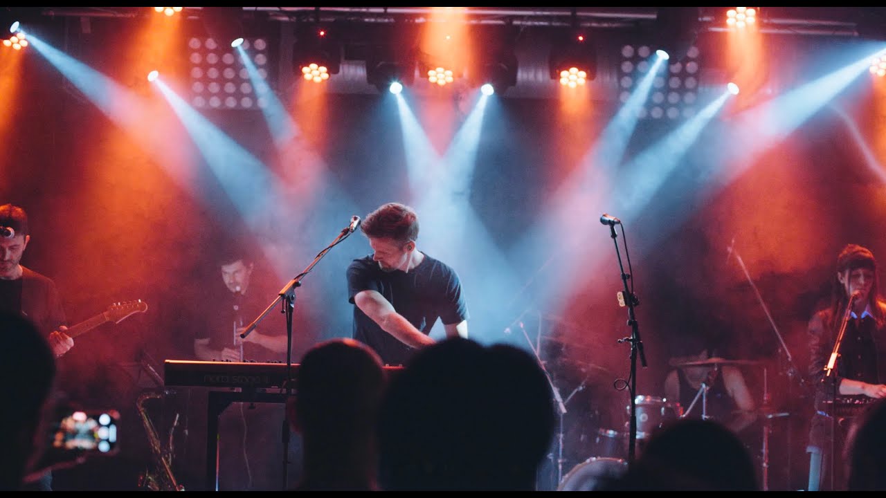 smalltape - Goodbye (Live in Berlin) auf YouTube ansehen smalltape - Goodbye (Live in Berlin) auf YouTube ansehen