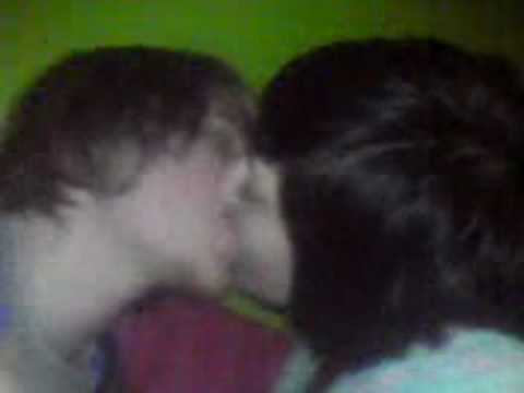 Daniel Barrett & Amy Miall kissing .avi