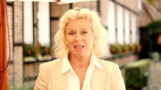 Martina Schmidt-Tanger stellt NLP professional vor. Das war bei der NLP Sommerakademie 2016.