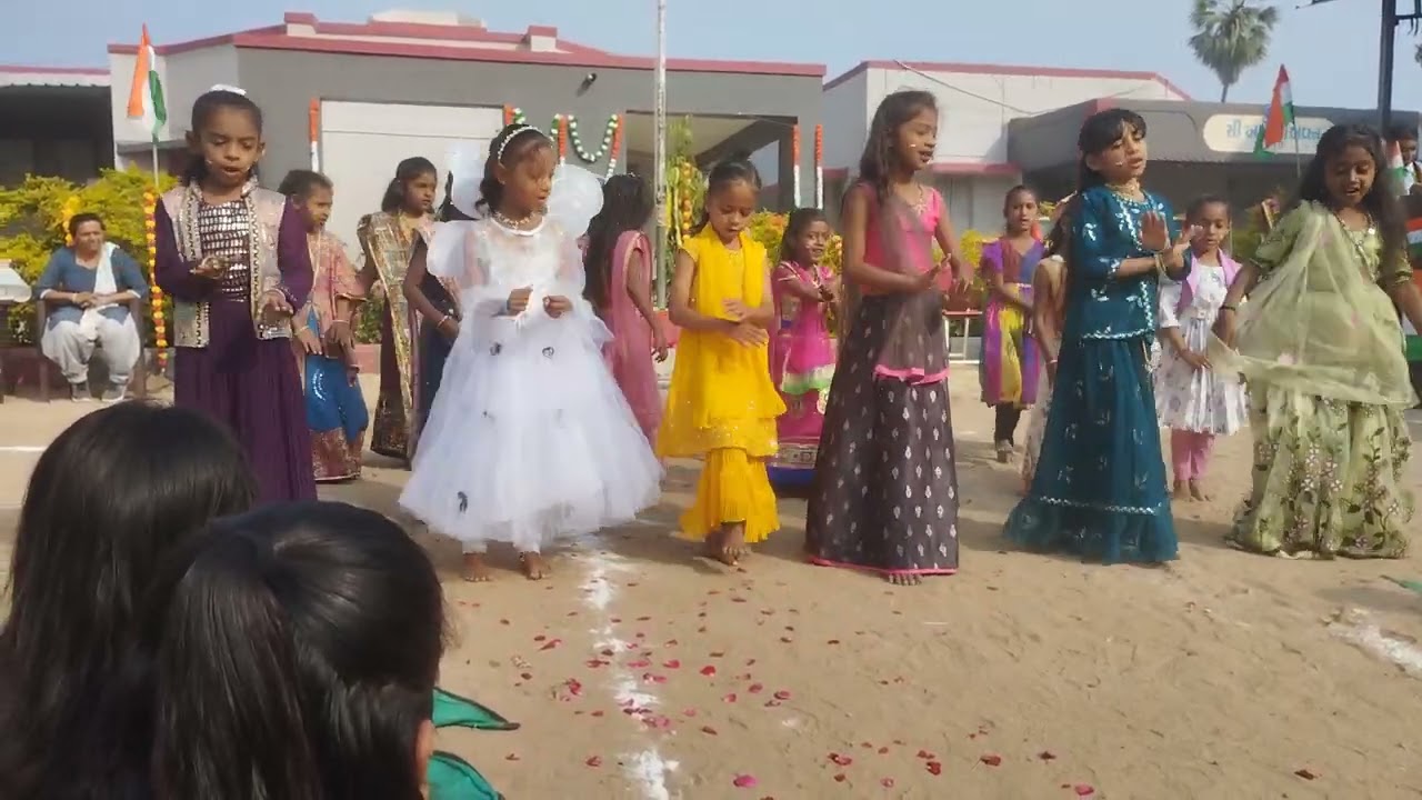  ભણવા જાશું માકણી ગ્રુપ પ્રાથમિક શાળાના વિદ્યાર્થીઓ દ્વારા રજૂઆત