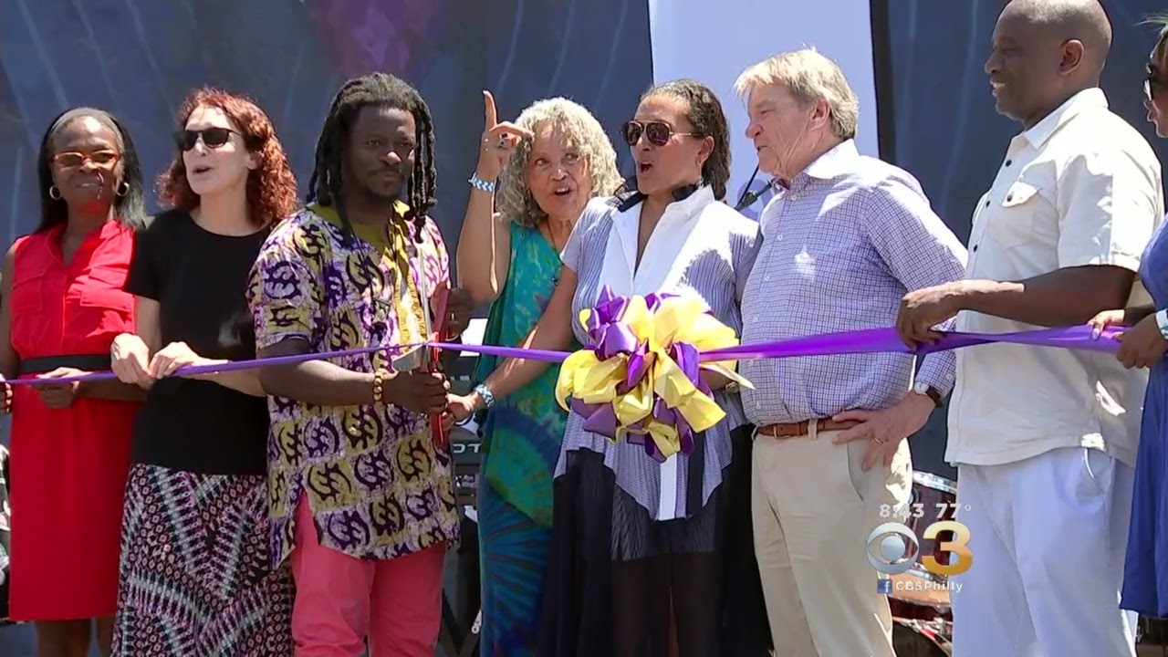 Legendary CBS News Journalist Ed Bradley Honored In West Philadelphia Mural Dedication