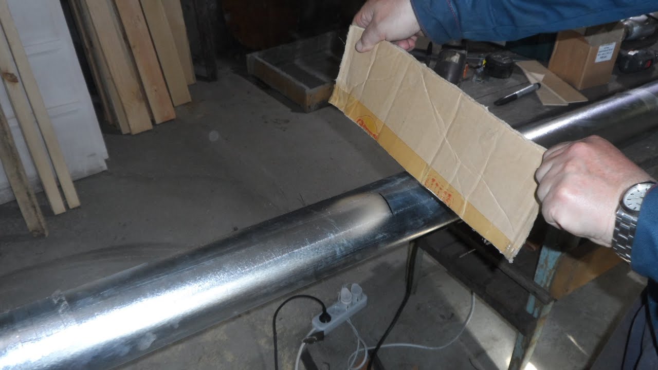 порезать трубу под углом 45.