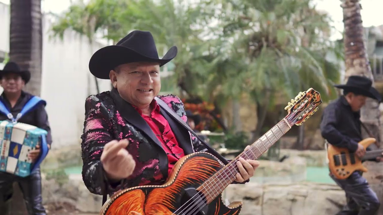 Cien Por Ciento Chapin- Gustavo Pardo Y su Trato