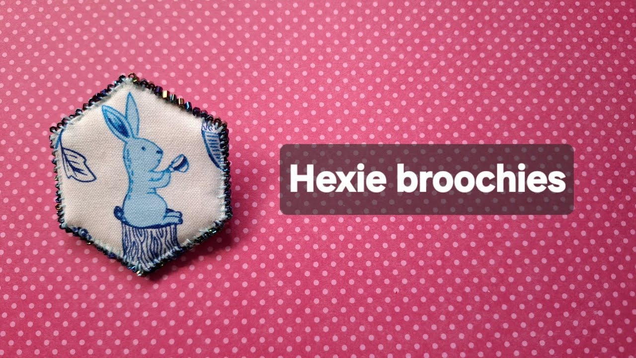 Броши-гекси из лоскутков ткани. Прекрасный подарок. 