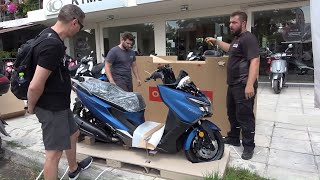 unboxing the new KYMCO X TOWN CT300 scooter for 2020