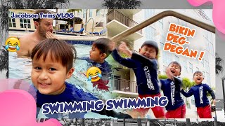 FUNNY TWINS VIDEO AT THE POOL