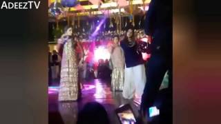 Sanam Chauhdry s Dance at Sidra Batool s wedding