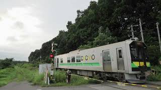 根室線　ぬまた踏切を通過する普通列車Decmo（JR北海道H100形）