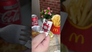 This Is The Right Way To Open The Ketchup