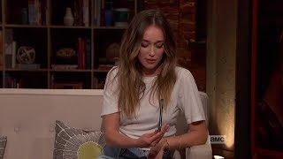 Talking Dead 718: Alycia Debnam-Carey with butterfly knife