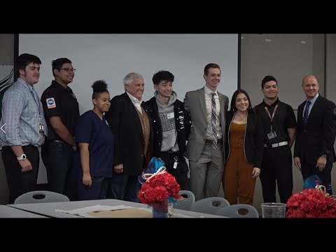 Killeen ISD Career Center welcomes Congressman John Carter