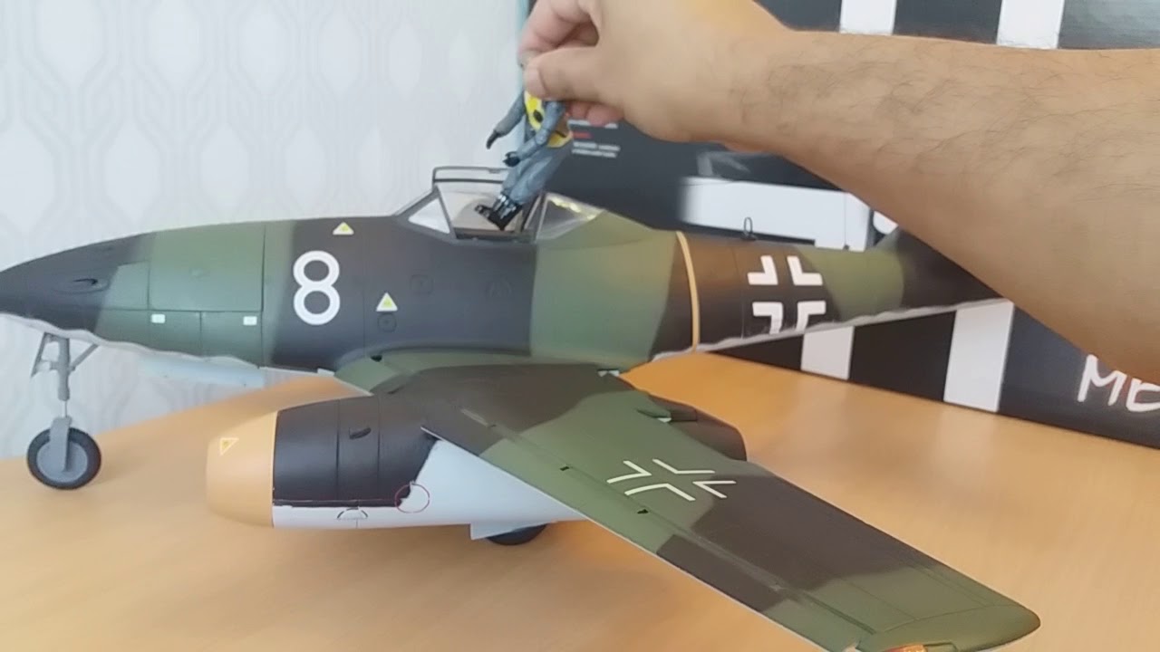 HOBBYBOSS® 81805 Messerschmitt Me262 A-1a Fighter in 1:18