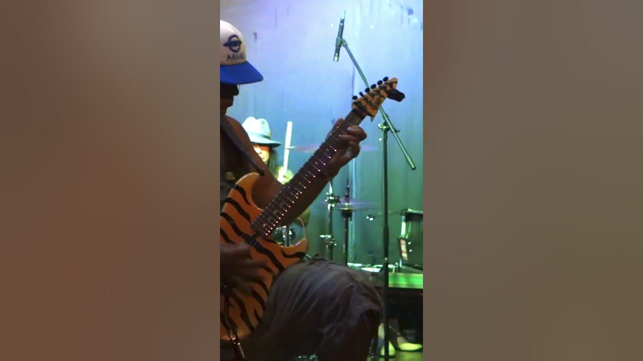 "You’ve NEVER Seen George Lynch Like This – POV Guitar God Mode" #georgelynch #shorts #scarygroove