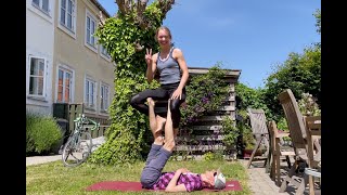 Friendship Flow - Simons Akroyoga