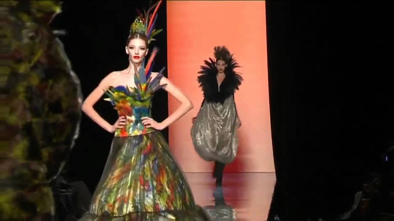 Jean-Paul Gaultier Haute Couture Fall/Winter 2011/2012 - YouTube