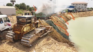 WTF Special Scene EVER! Strong Force Dozer KOMATSU D60P and 15ton Truck Skills Dumping Dirt Stone