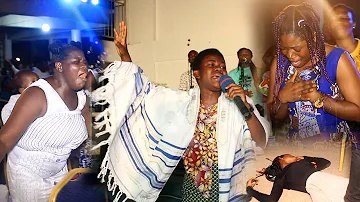 ATMOSPHERE OF WORSHIP : ODEHYIEBA PRISCILLA 's HEART MELTING MINISTRATION @ KROBO's HEART IN WORSHIP