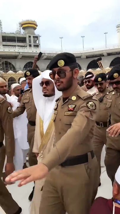 When Sheikh Yasser Ad Dosari was leaving after leading the prayer, this happened... 😍 #shorts