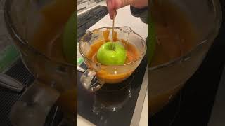 Making caramel apples, οΏΌοΏΌ Making caramel apples, οΏΌοΏΌ
