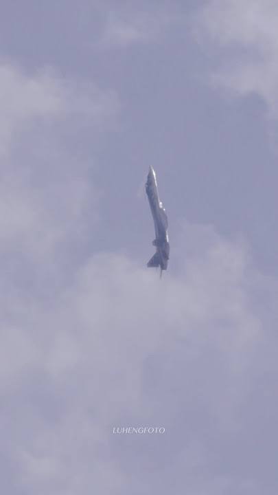Su-57 crazy maneuver at Zhuhai Airshow2024 #airshow2024 #aviation #su57