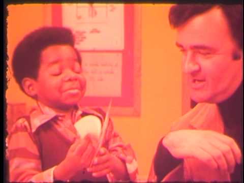 Video: Gary Coleman Čistá hodnota: Wiki, ženatý, rodina, svadba, plat, súrodenci