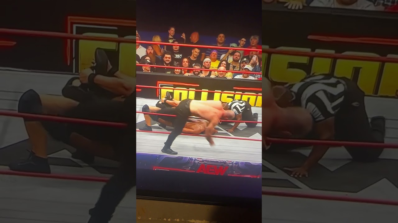 Джон Моксли чествует Сета Роллинса 