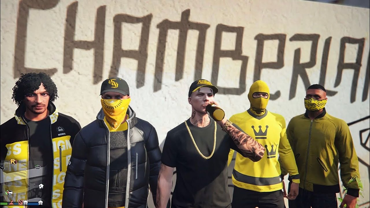 CHFG members fight at Grove street Gas Station #grandtheftauto #smokey# ...