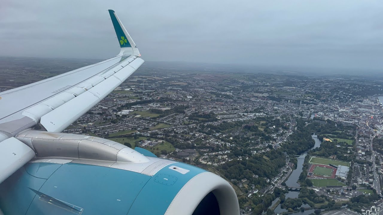 Aer Lingus Airbus A320NEO cloudy arrival into Cork Airport