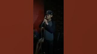 Anak muda azan di pusat karaoke