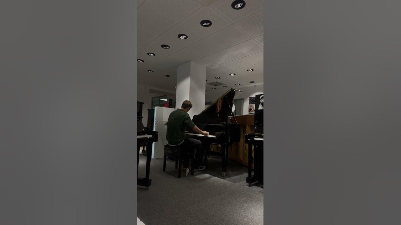 nothing better than elan empty piano store…💭🎧 #piano #passacaglia