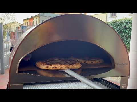 Video Make gourmet pizzas in the large gas oven 70cm x 40cm floor Emozione Pizza Party