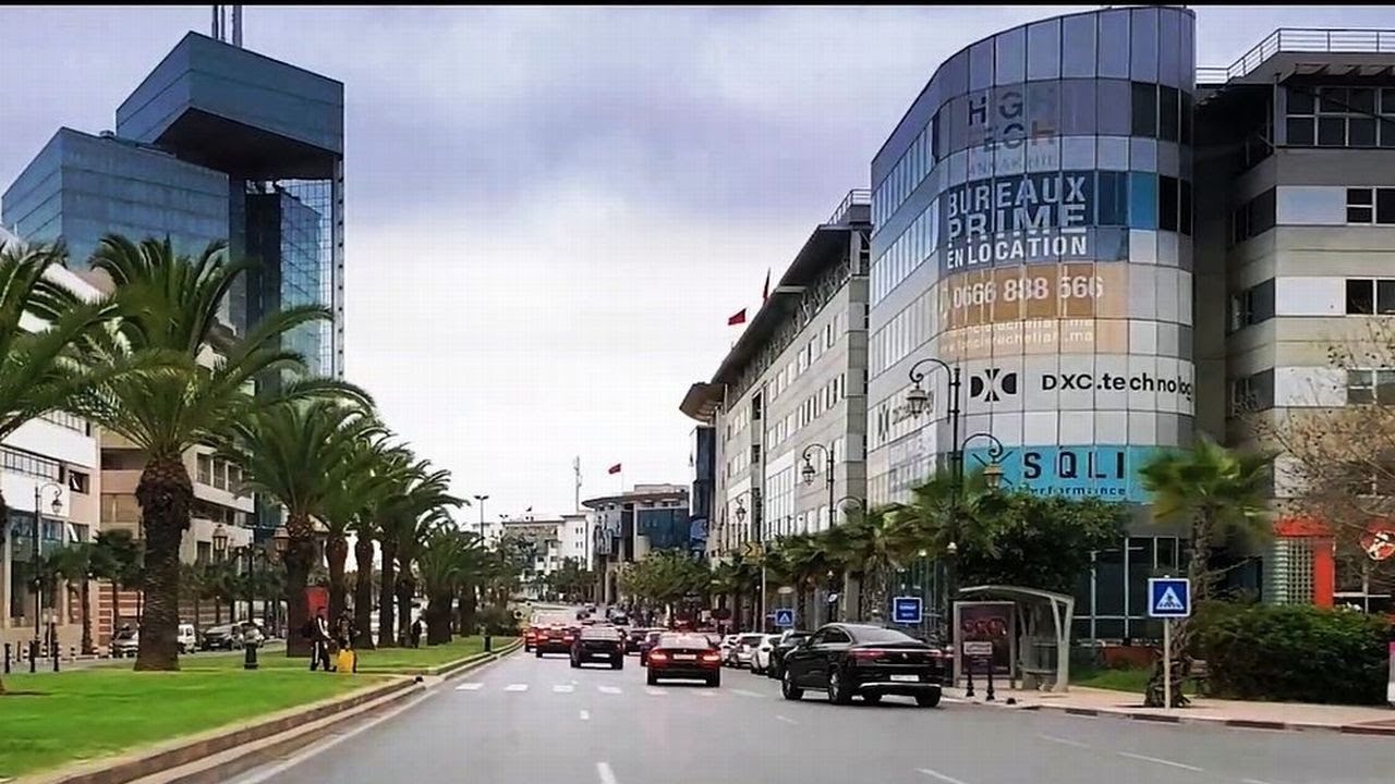 RABAT وأخيرا جولة بين شوارع كأنها جنان فاس أو عراصي مراكشية بمحج الرياض وشوارع رياض العاصمة الشهير