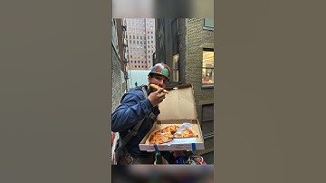 The greatest pizza delivery ever ❤️