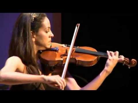 Andréa Tyniec, lauréate du Conseil des arts, interprète Caprice de Paganini avec le violon Gagliano